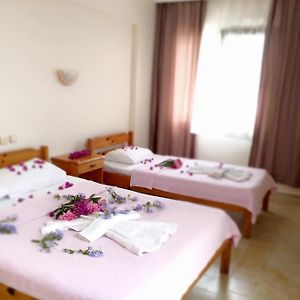 Üç Kişilik Oda